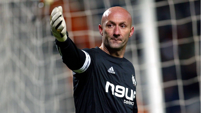 Fabien Barthez là thủ môn xuất sắc trong đội hình Pháp vĩ đại Fabien Barthez là thủ môn xuất sắc trong đội hình Pháp vĩ đại
